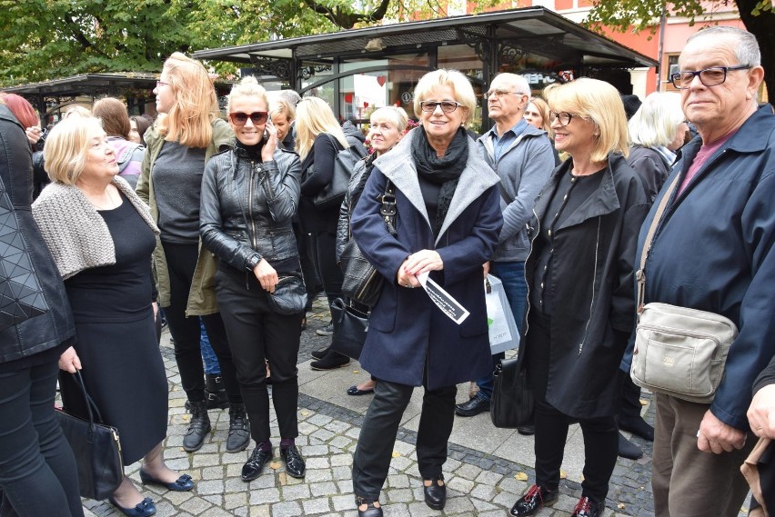 ,,Mamy prawo wyboru!" - czarny protest w Świdnicy (ZDJĘCIA)