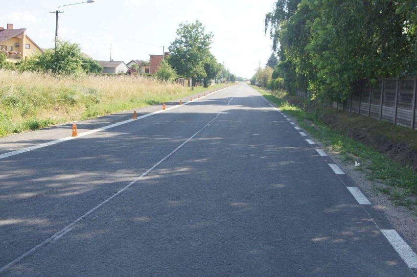 Przed rokiem otwarto przebudowany odcinek drogi Emilianów -...