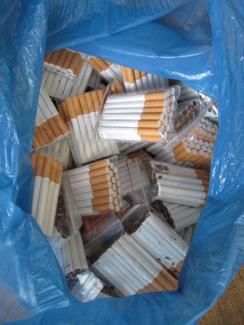 13 kilogramów tytoniu i kilkaset sztuk papierosów bez akcyzy w mieszkaniu przy ul. Św. Antoniego