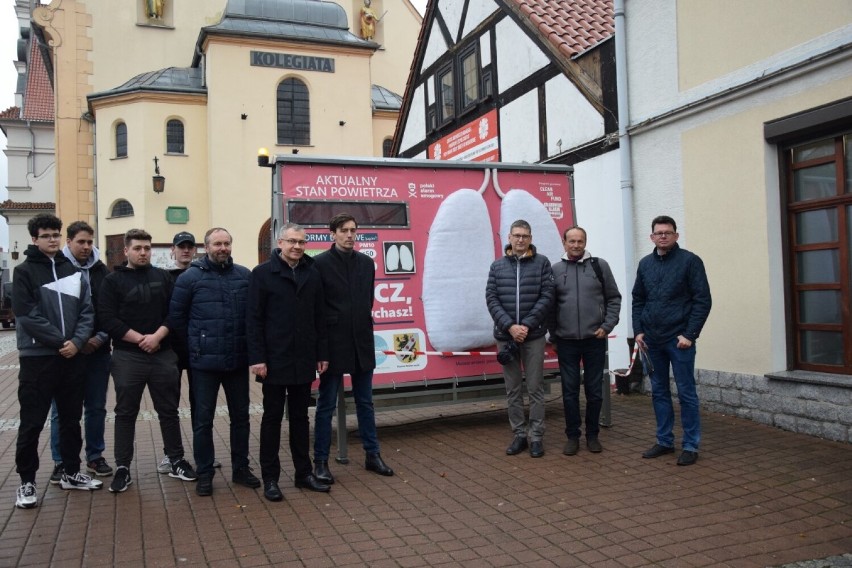 Na pl. Jakuba Wejhera w Wejherowie stanęły mobilne płuca. Urządzenie sprawdza jakim powietrzem oddychamy