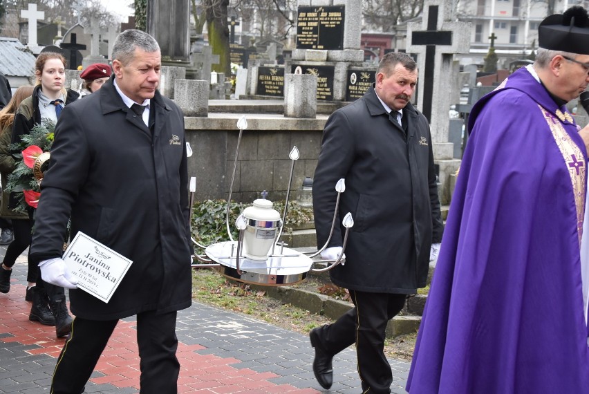 Pogrzeb Janiny Piotrowskiej na Cmentarzu Miejskim w Kaliszu ZDJĘCIA