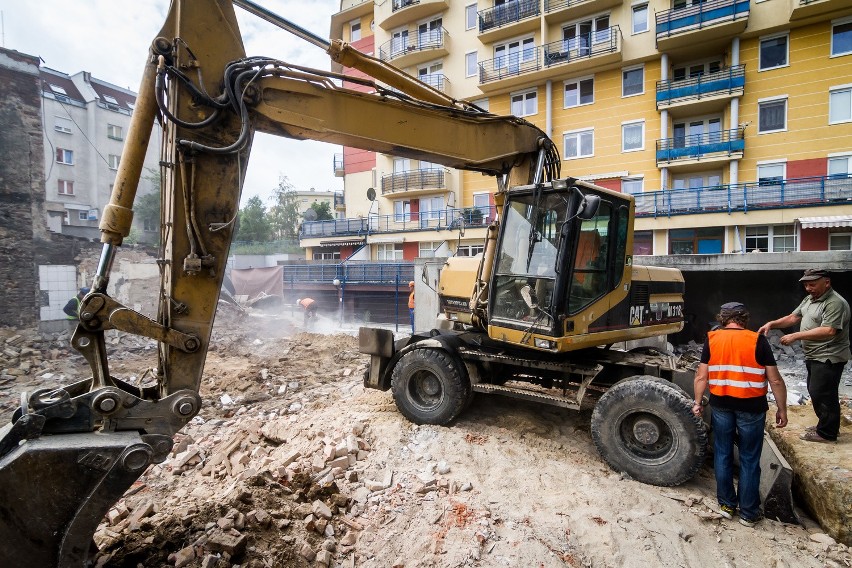 Kolejna rudera znika z ulicy Kujawskiej w...