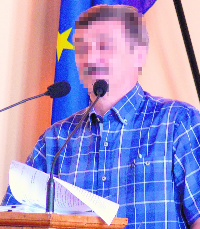 Czerwiec 2010 r. Naczelnik Włodzimierz M. podczas sesji Rady Miejskiej odpiera zarzuty Najwyższej Izby Kontroli