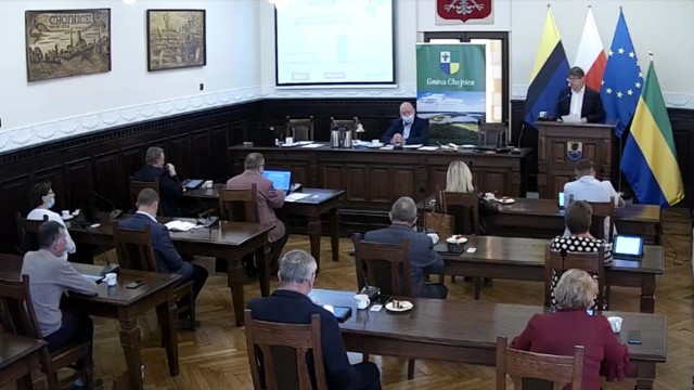 Radni gminy Chojnice zdecydowali o przeznaczeniu 50 tys. zł na pomoc uchodźcom na granicy