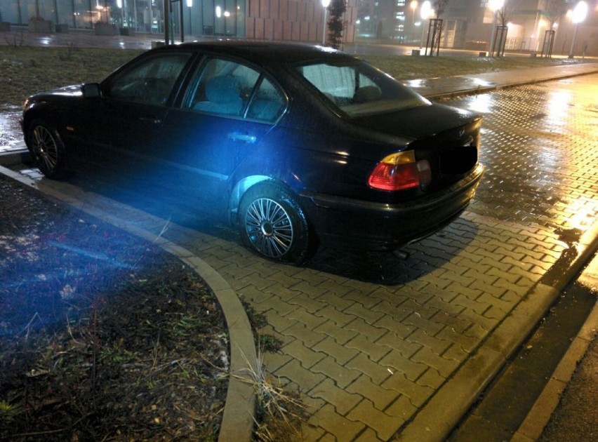 Katowice: Wandal przebił opony w 14 autach