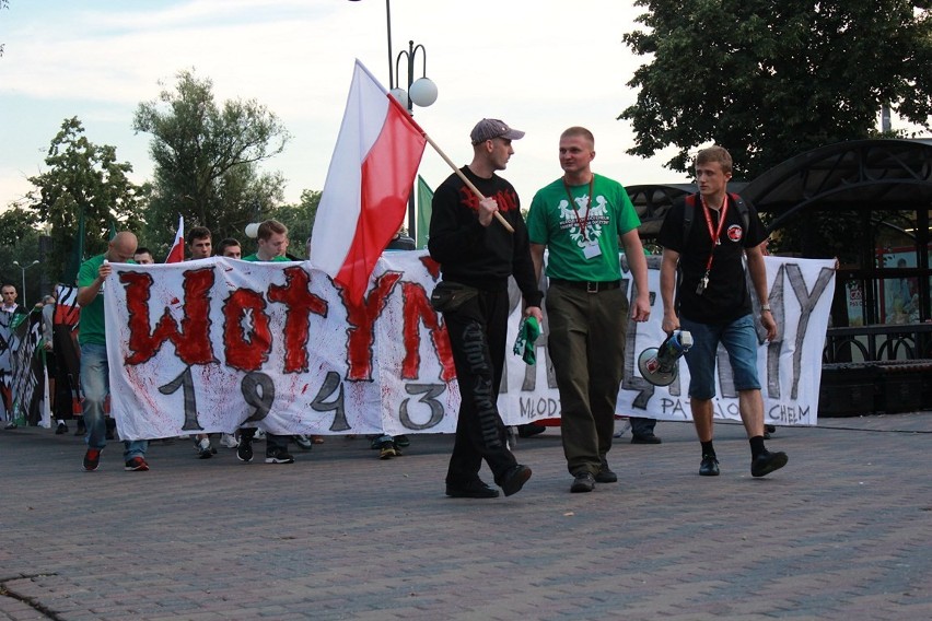 Marsz Pamięci o Ofiarach Rzezi Wołyńskiej przeszedł ulicami...