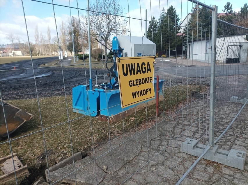 Umowę na modernizacje stadionu w Golubiu-Dobrzyniu podpisano...