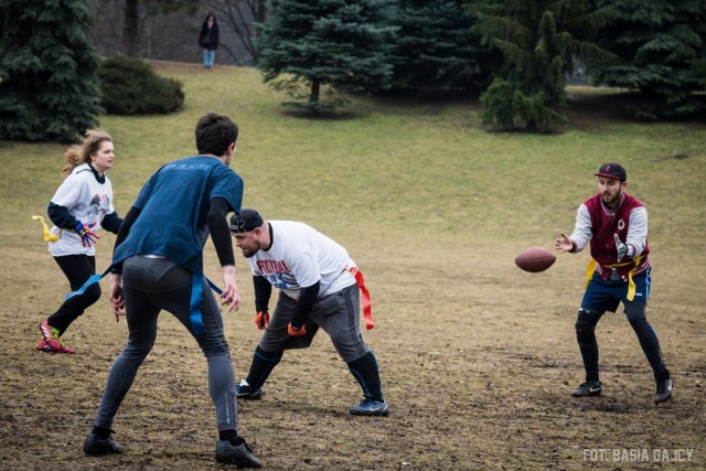 Futbol flagowy Warszawa. "Ludzie po prostu do nas podchodzą i zaczynają z nami grać"