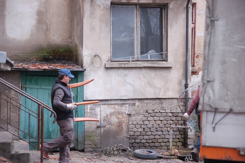 Zbąszyń:Pożar kamienicy. Relacja mieszkańca (video)