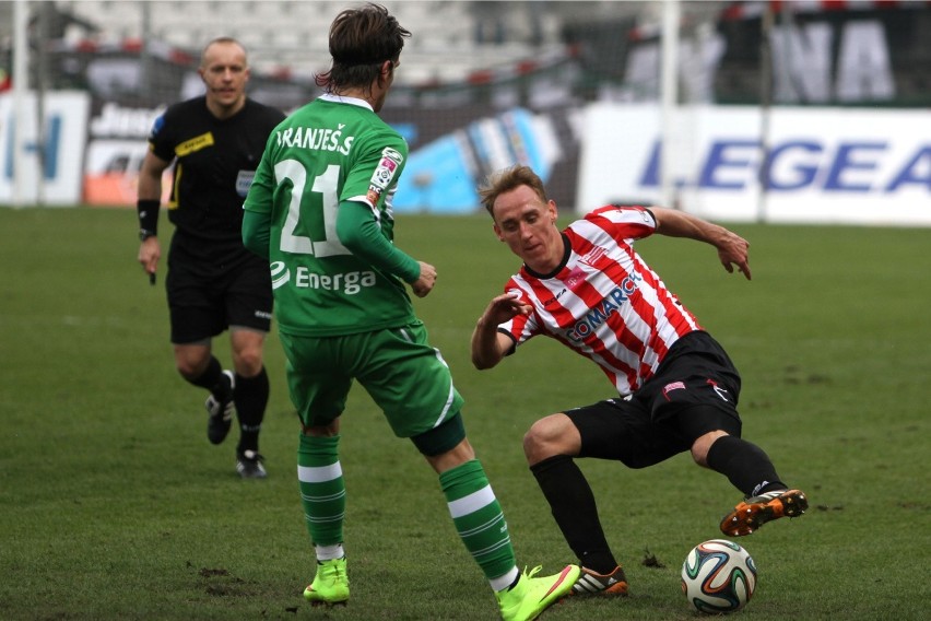 Adam Marciniak grał w Cracovii w latach 2012 - 2015, zagrał...