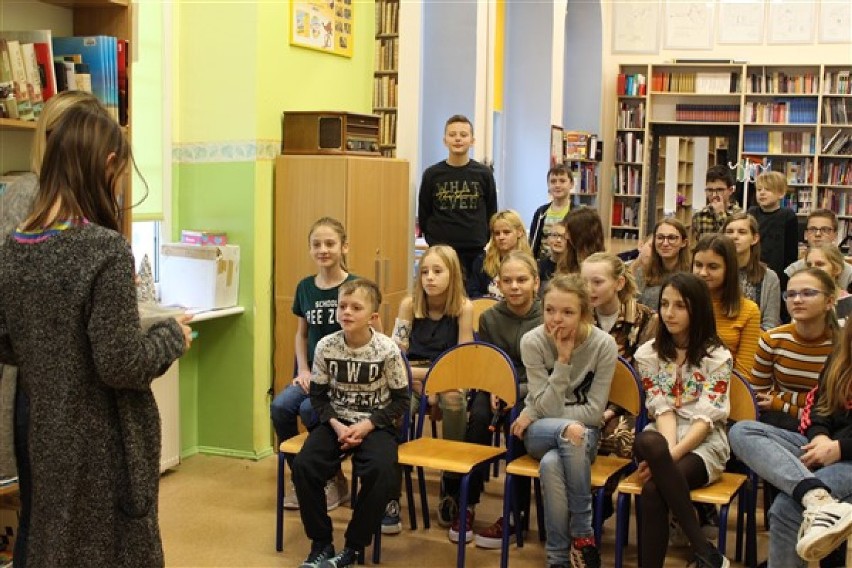 Uroczyste podsumowanie projektu edukacyjnego „Sendlerowa i inni…” w szkole w Wicku