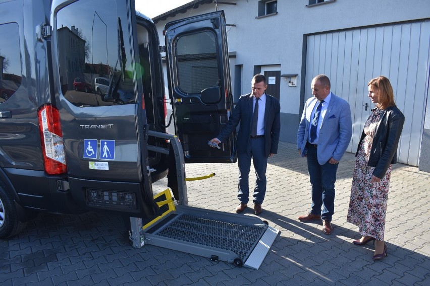 MZK w Krotoszynie wzbogacił flotę o nowego busa dla osób niepełnosprawnych [ZDJĘCIA]