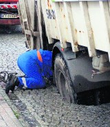 Tarnów: zapadające się ulice wyjaśnią tajemnicę podziemnego tunelu