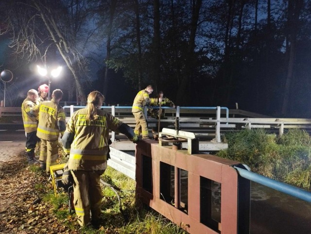 Tragedia w Kluczach. Z Białej Przemszy wyłowiono ciało mężczyzny