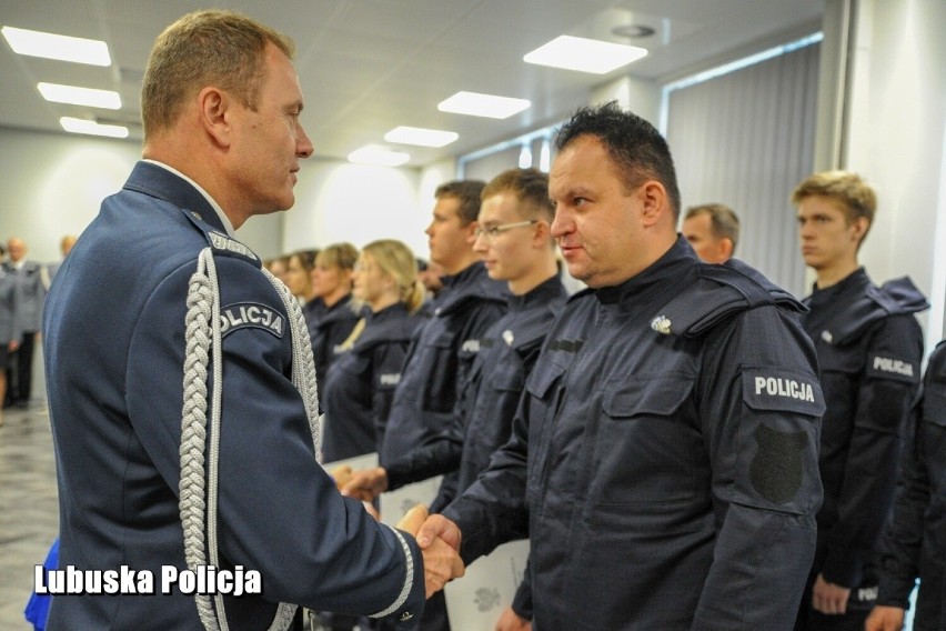 W szeregi Lubuskiej Policji wstąpiło 19 nowych...