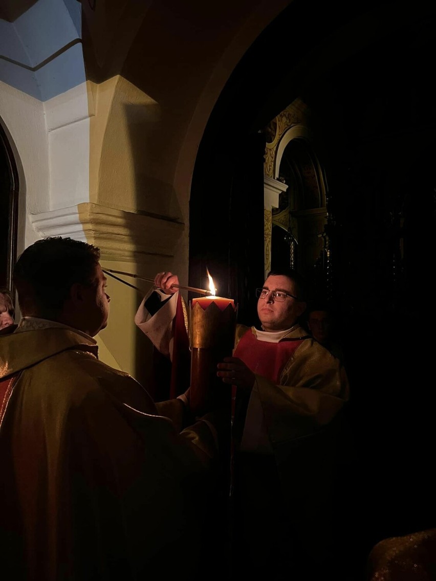 Liturgia Paschalna w Bazylice Mniejszej w Sieradzu ZDJĘCIA