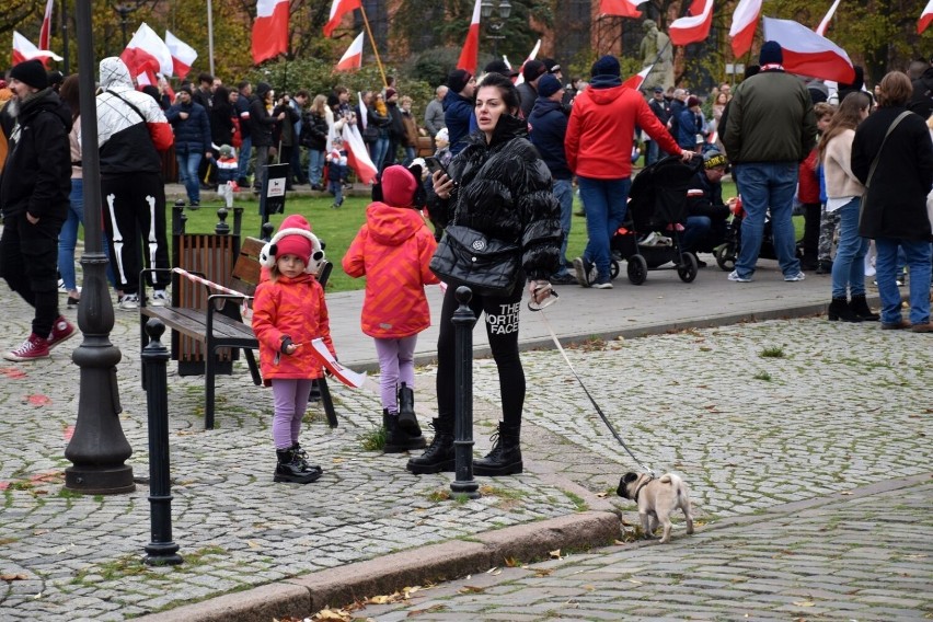 XII Szczeciński Marsz Niepodległości przeszedł ulicami miasta. Tak szczecinianie świętują odzyskanie niepodległości [DUŻA GALERIA]