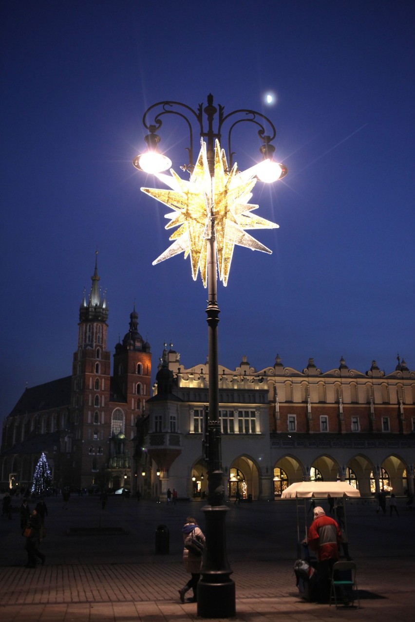 Kraków: świąteczna iluminacja za 620 tys. zł [ZDJĘCIA]