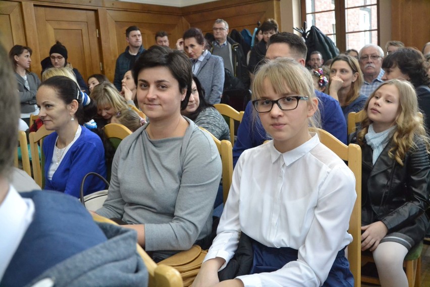 Stypendia burmistrza Malborka 2016 [ZDJĘCIA]. Uczniowie wyróżnieni za bardzo dobre wyniki w nauce