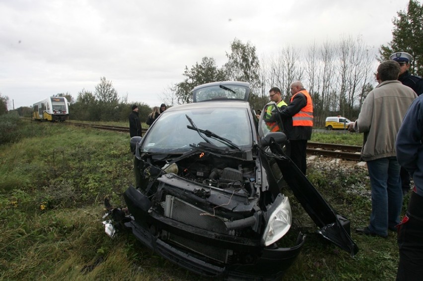 Wypadek na przejeździe kolejowym w Bartoszowie
