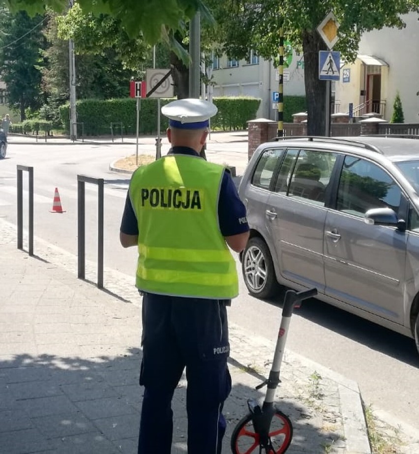 Potrącenie 15-letniej pieszej na przejściu w Pruszczu, wypadek z motocyklistą w Domachowie