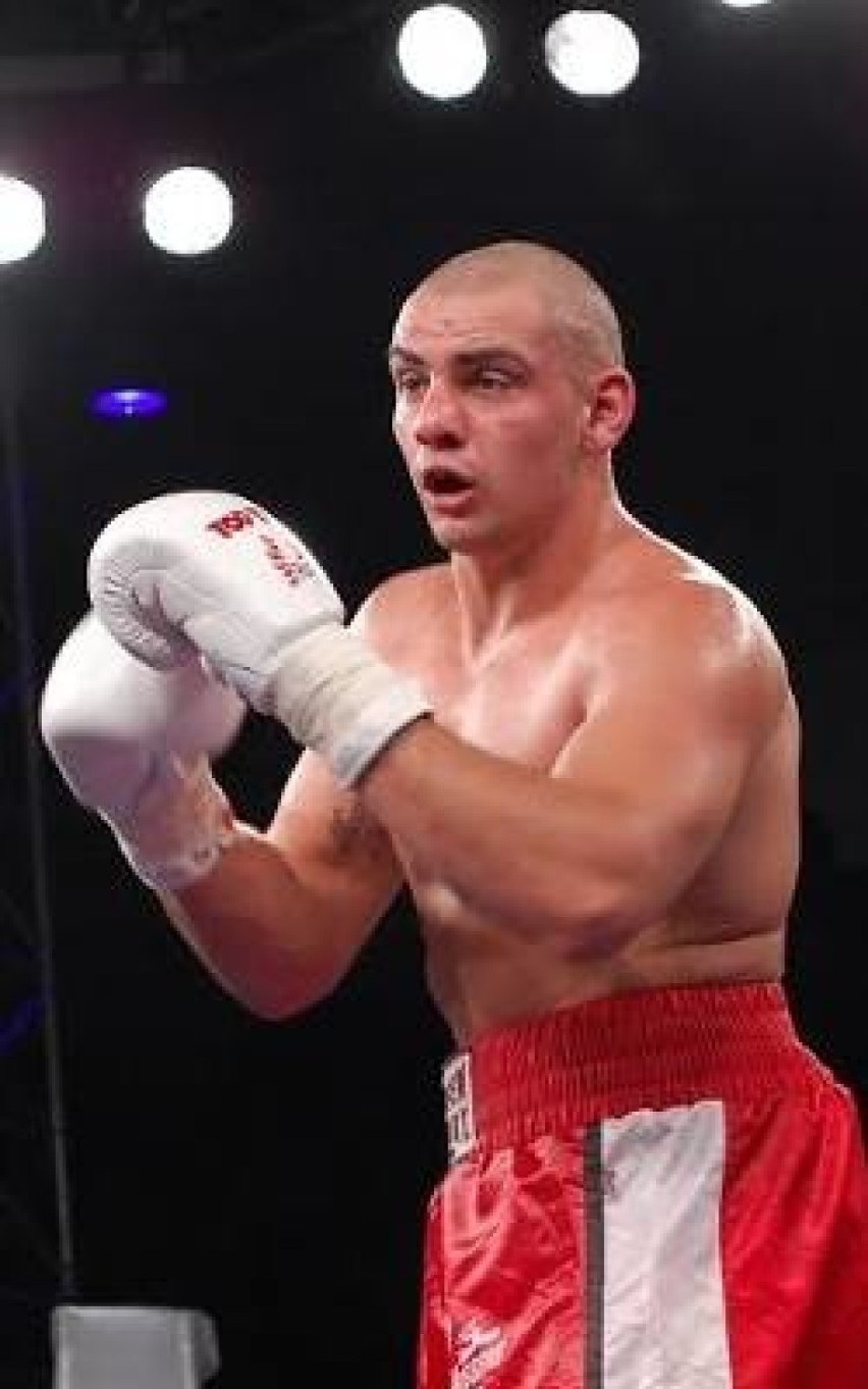 Igor Jakubowski (ur. 6 sierpnia 1992 w Żorach) – bokser....