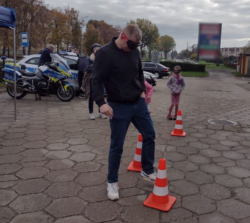 Malbork. "Dzień otwarty" w Komendzie Powiatowej Policji. Dla najmłodszych frajda, a dla starszych rozmowy o pracy