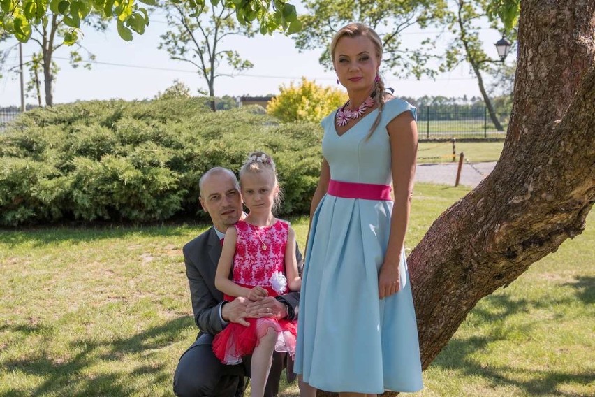 Joanna Jaworska-Cichal (na zdjęciu z córką Tosią i mężem...