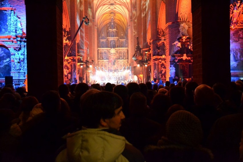 Pelplin: przedświąteczny koncert znanych polskich artystów w katedrze. ZOBACZ ZDJĘCIA