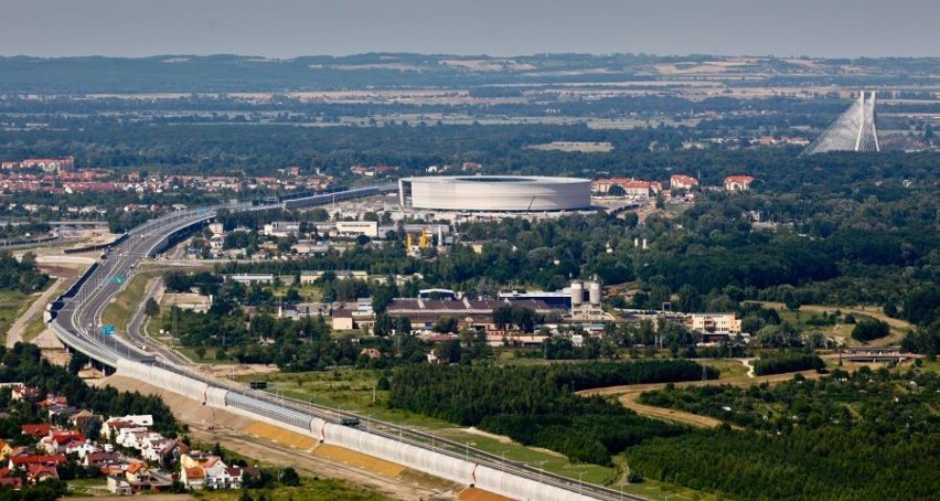 AOW, stadion na Pilczycach i most na Rędzinie