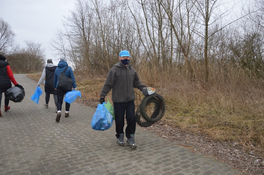 Kąpielisko Bolko w Opolu. Trwa wielkie sprzątanie terenu. W akcji bierze udział kilkadziesiąt osób!