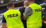 Mężczyzna strzelał z broni gazowej i groził pracownikowi baru w Janowie Lubelskim. Zatrzymała go policja