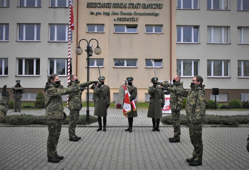 Ślubowanie w BiOSG złożyło 25 nowych funkcjonariuszy. W tej...