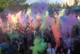 Festiwal kolorów na Małej Plaży w Szałem 