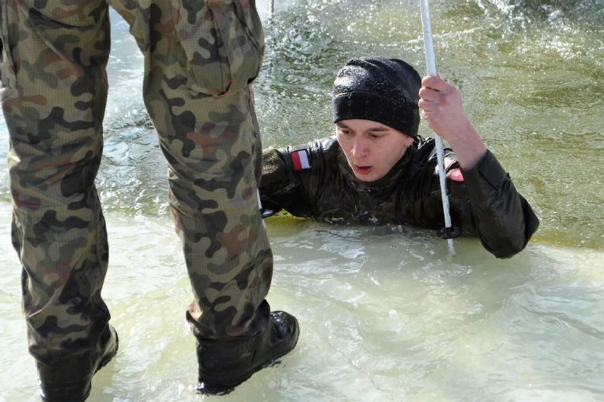 Zimowe szkolenie Podhalańczyków w Bieszczadach [FOTO]