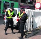 Mikołów: Z patrolami policji chodzą uczniowie szkoły policyjnej w Katowicach