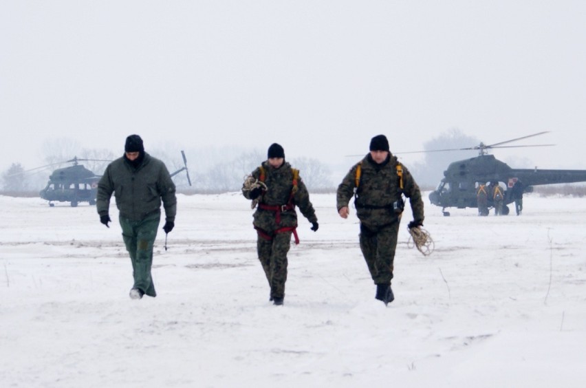 Wojsko ćwiczyło niszczenie zatorów lodowych na poligonie w Łojewie