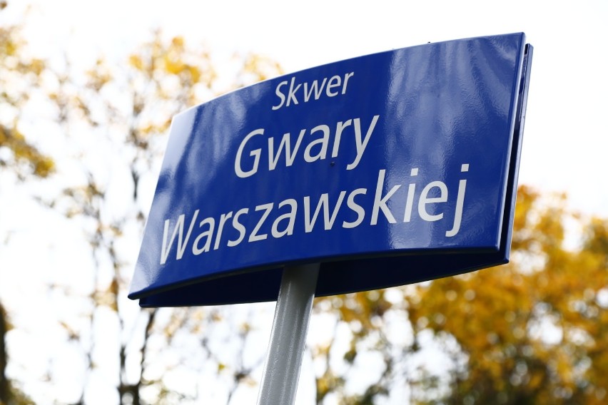 Gwara warszawska dostała własny… skwer. Upamiętniono “zabytek językowy” czy “mowę nizin”?