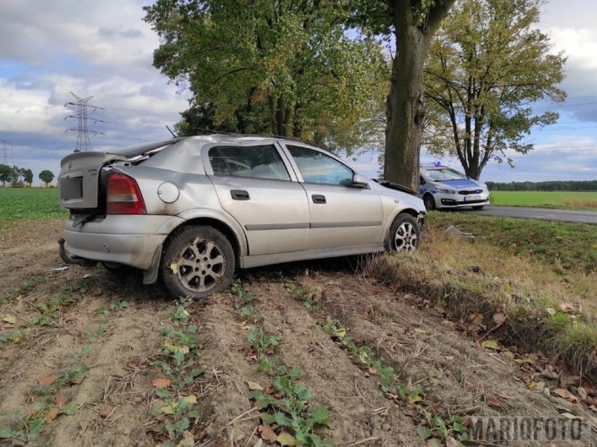 Wypadek samochodu na drodze krajowej nr 495.