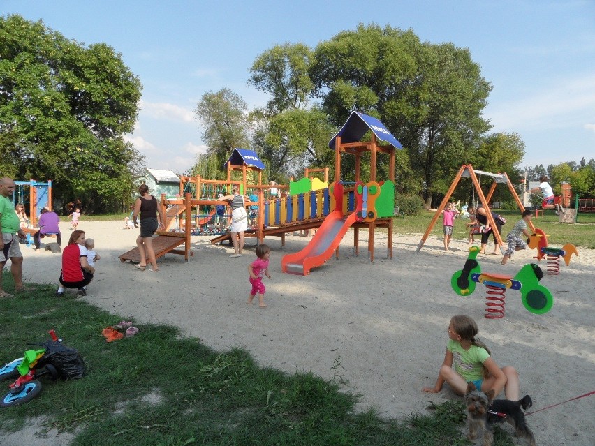 Otwarto nowy plac zabaw Nivei w Gliwicach-Sośnicy za kościołem św. Jacka