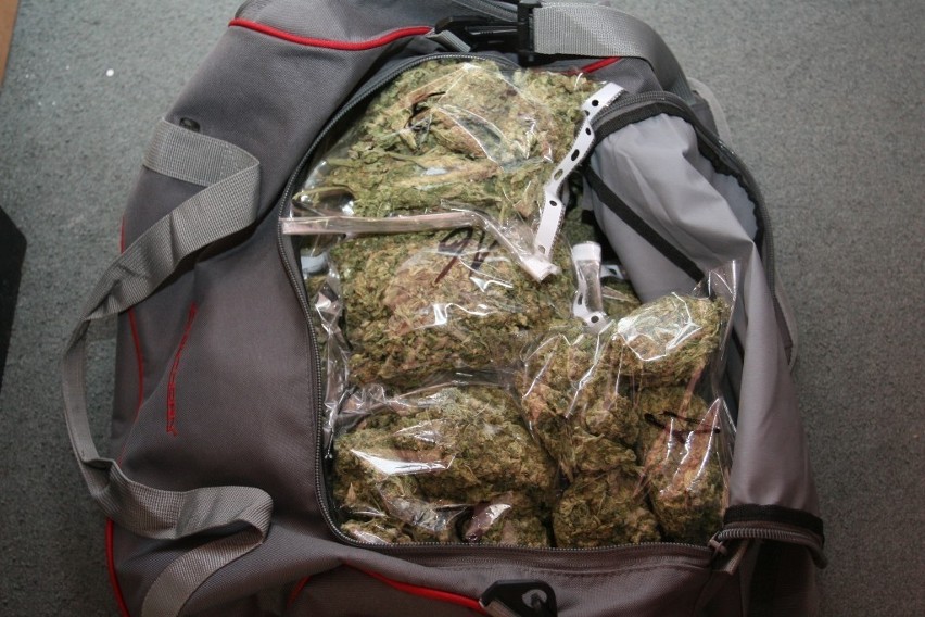 Lublin: 5 kg marihuany w mieszkaniach 26-latka