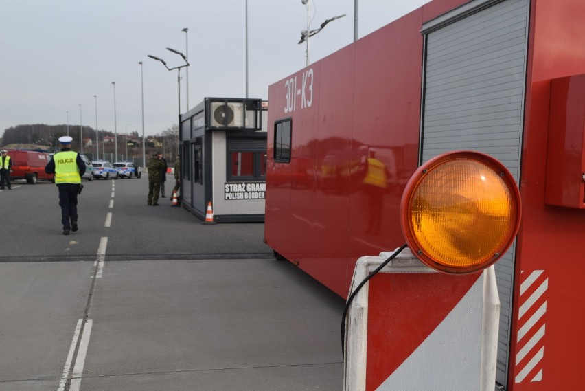 Straż graniczna wprowadziła kontrole na granicach Polski....