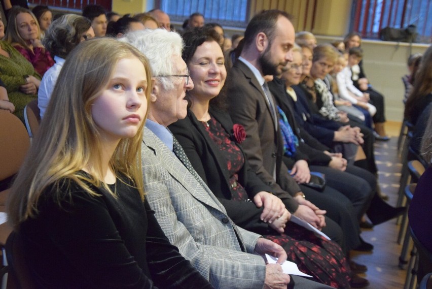 Uroczystość przekazania sztandaru społeczności ZSM im....