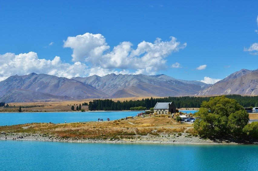 Tekapo to prawdziwa uczta dla oczu. Jezioro polodowcowe o...