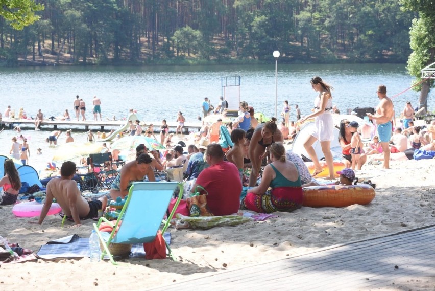 8. 35,1 °C - wrzesień 2015 

Zobacz:Tłumy nad jeziorem w...