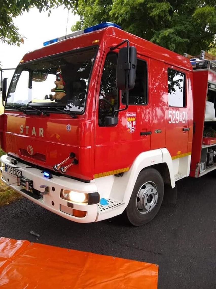 Wypadek w Studzieńcu w gminie Rogoźno. Jedna osoba trafiła do szpitala