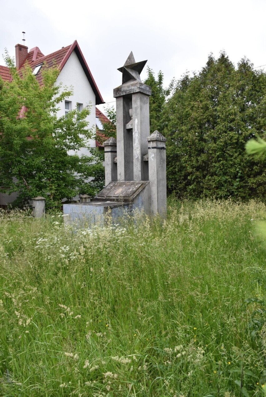 Malbork. Pomnik z gwiazdą i działo samobieżne skreślone z ewidencji zabytków. To otwiera drogę do usunięcia symboli Armii Czerwonej z miasta