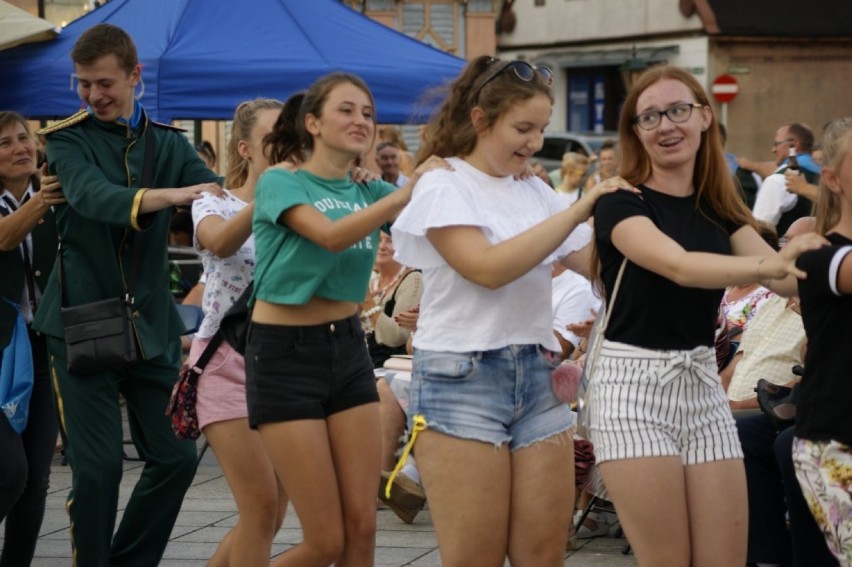 Gronalia 2018: Tak publiczność bawiła się podczas koncertu Seniorów Grodziskiej Orkiestry Dętej! [GALERIA ZDJĘĆ]