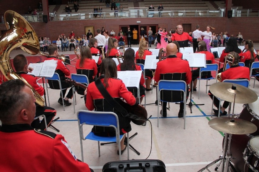 Młodzieżowa Orkiestra Dęta w Liskowie wystąpiła w nowych...