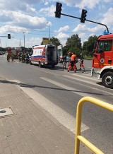 Wypadek w Bydgoszczy. Motocyklista wylądował na dachu samochodu [zdjęcia]